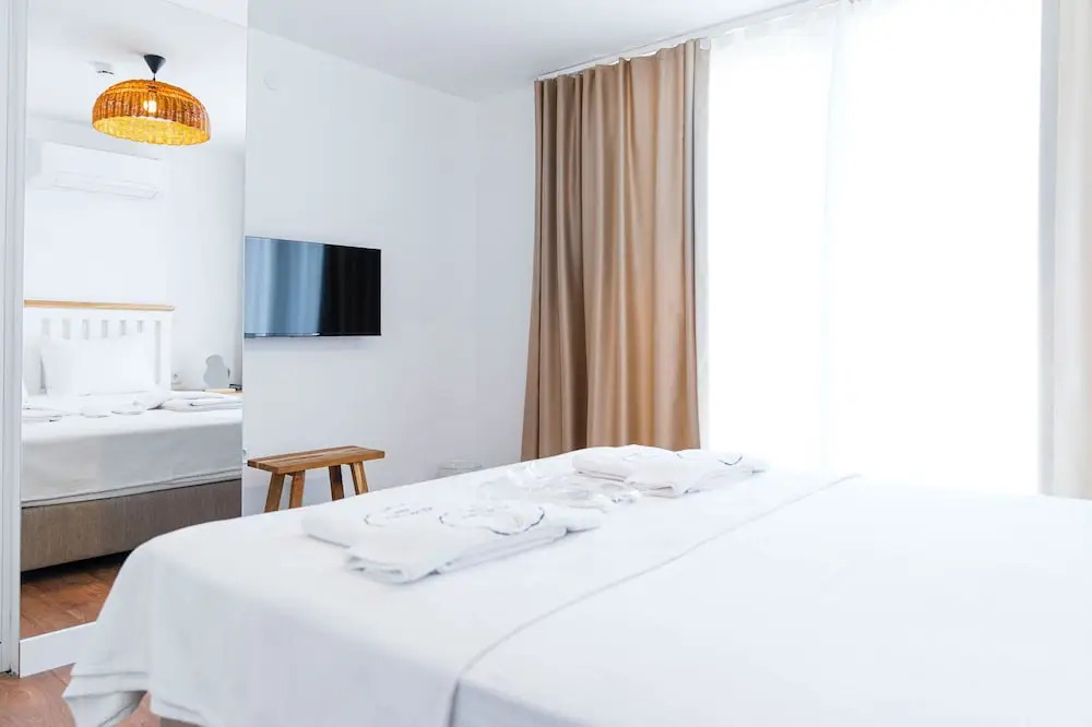 Tek Han Luxury