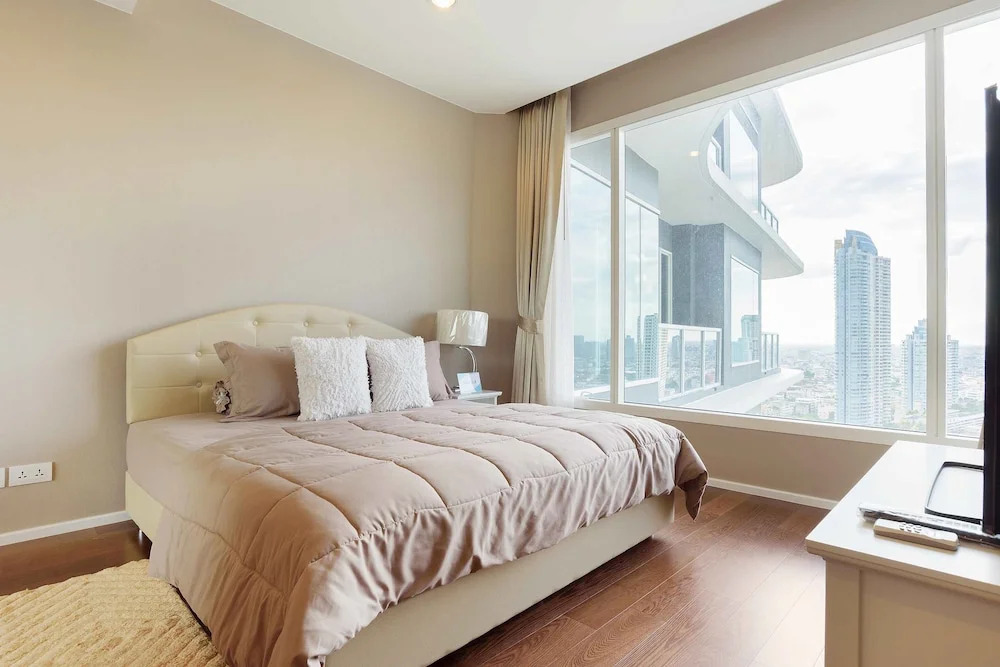 Menam Residence By Favstay