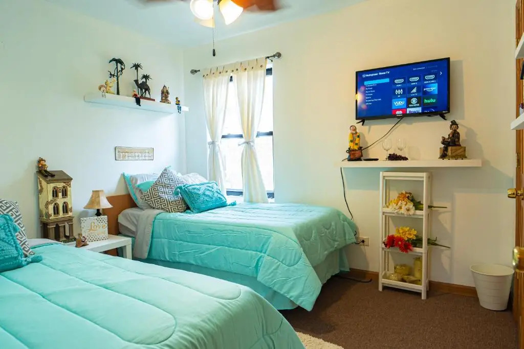Lovely 3 Bedrooms Apartment In Chicago Midway