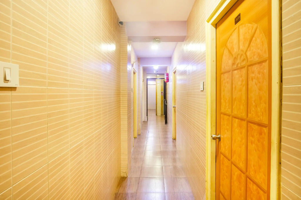OYO 76240 Monika Guest House