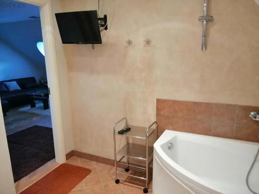 Old Town Apartment, Uus 28
