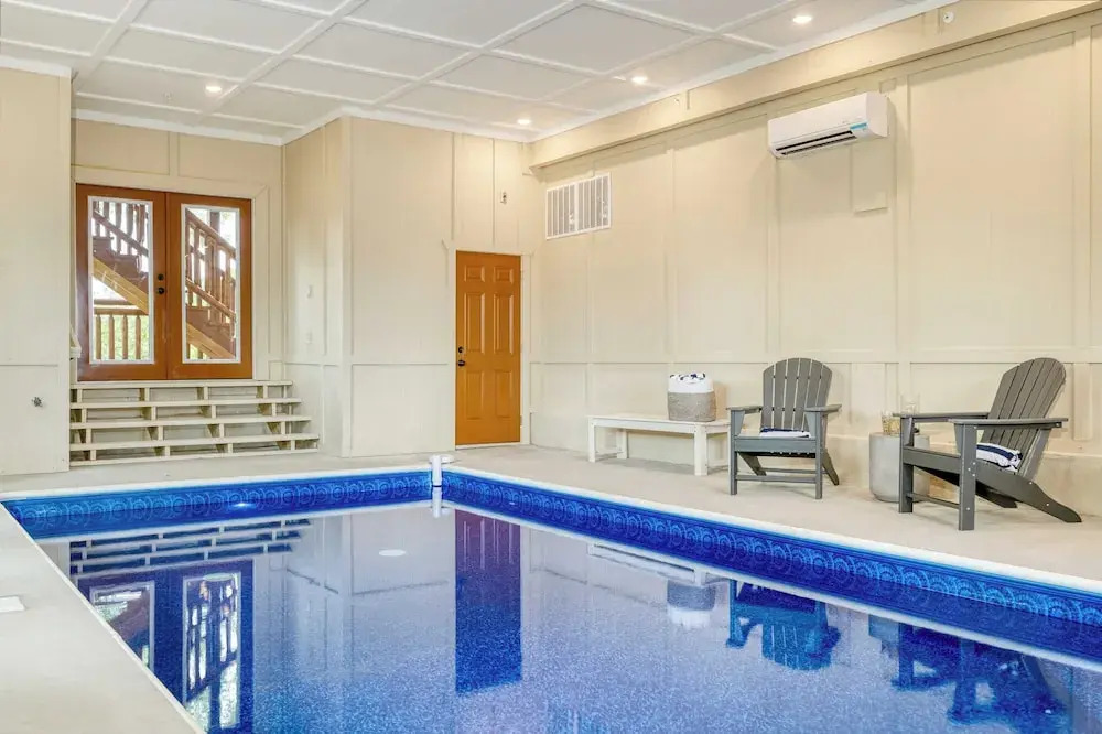 Wilder by Avantstay Group Retreat Pool + Hot Tub + Views Near Pigeon Forge Sleeps 24