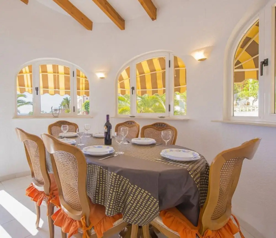 Villa - 4 Bedrooms with Pool and WiFi - 106418
