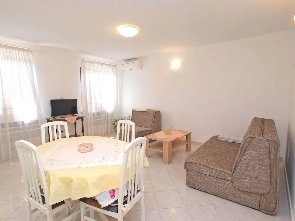Apartment 1457