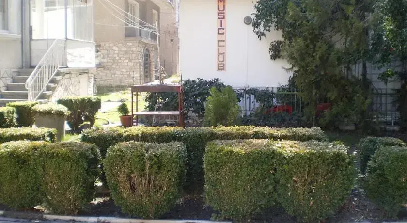 Vesi Guest House