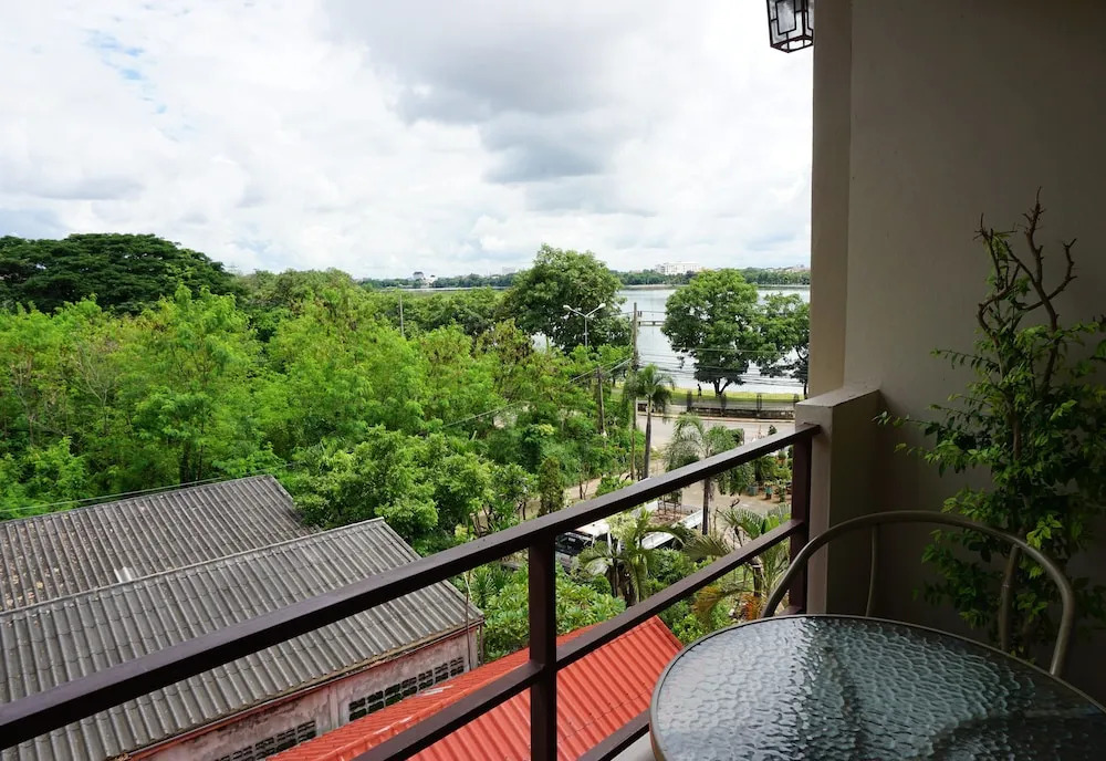 Veeranya Vill Hotel