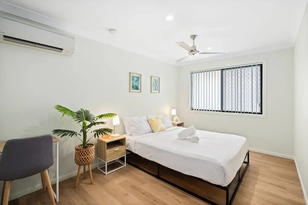 Smart Suites Self Check-in Apartments - 144 Dixon