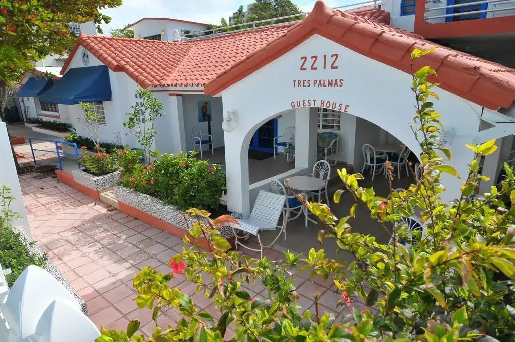 Tres Palmas Inn