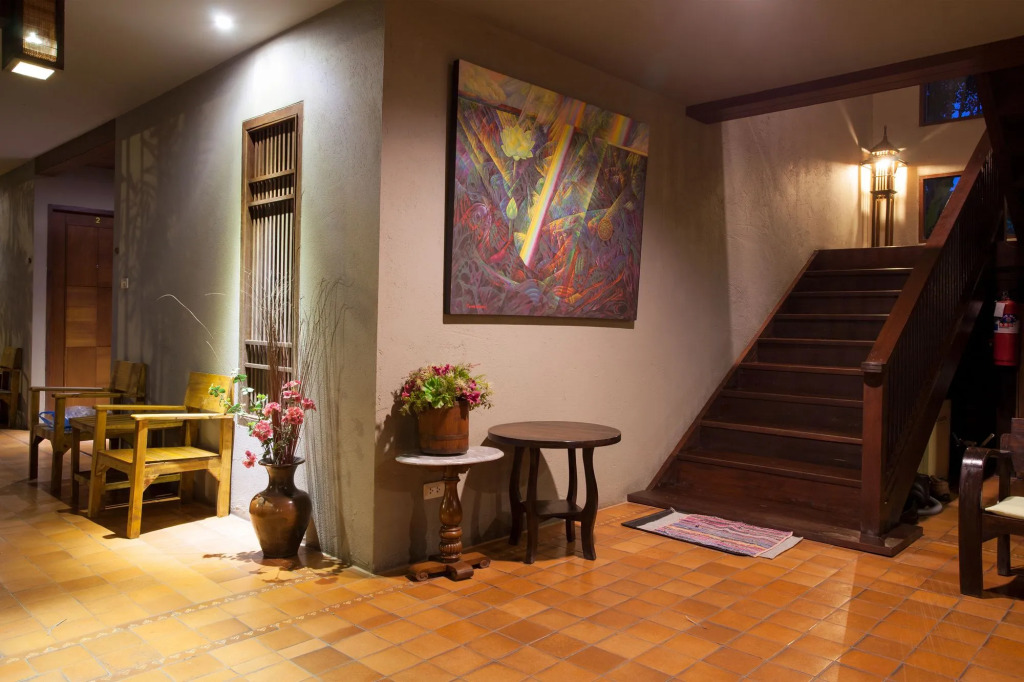Baan La Poon Hotel