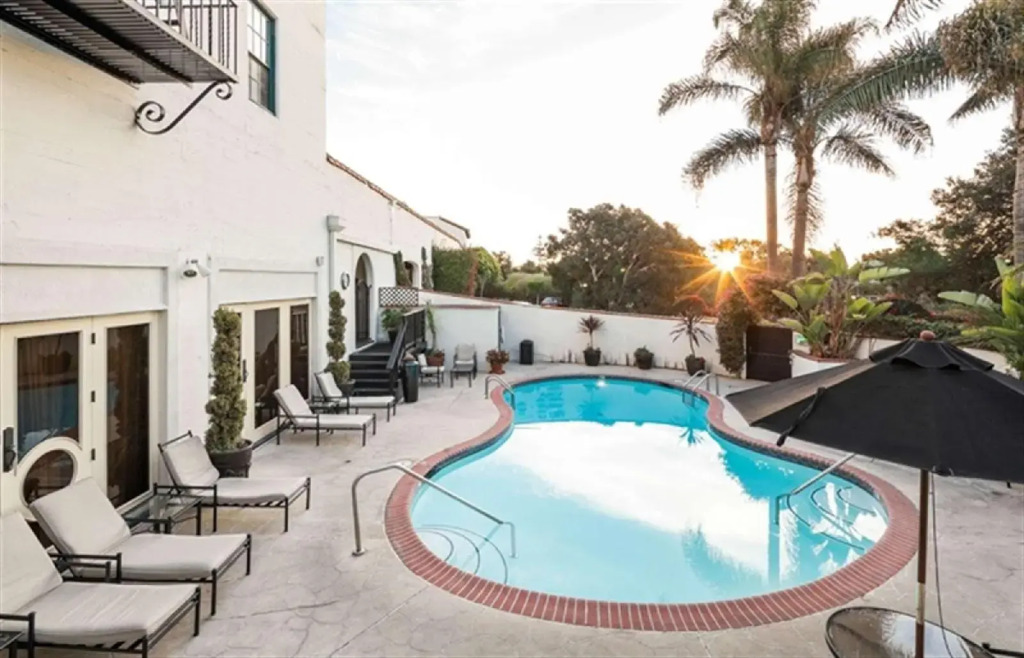 Montecito Inn