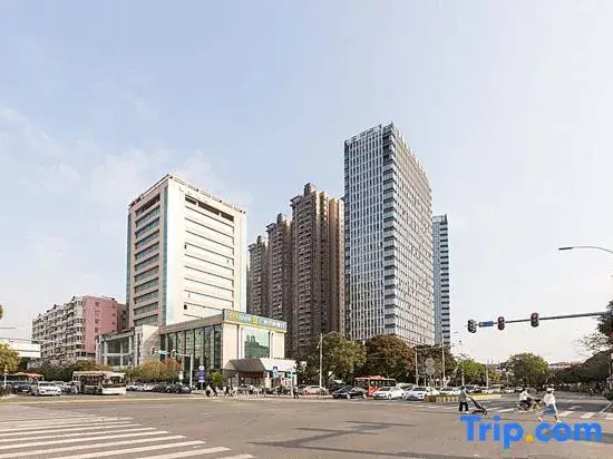 Kairui International Apartment (Guangzhou Huangpu Dasha East Subway Station)