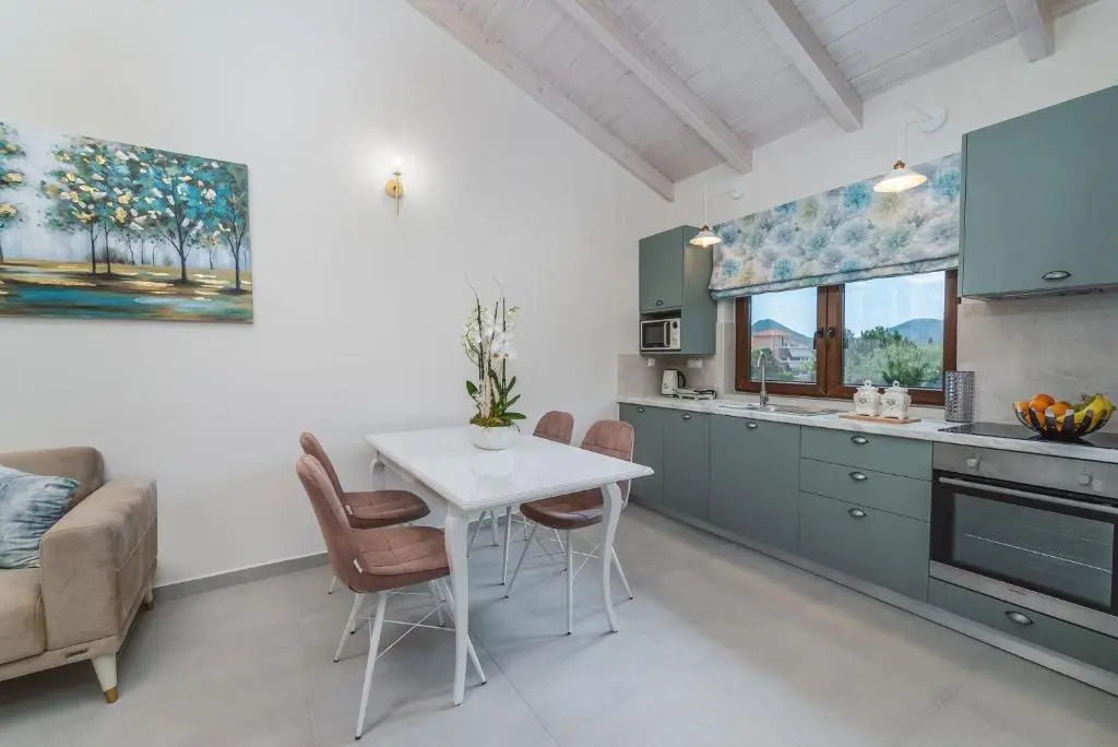 Vincenzo Suites
