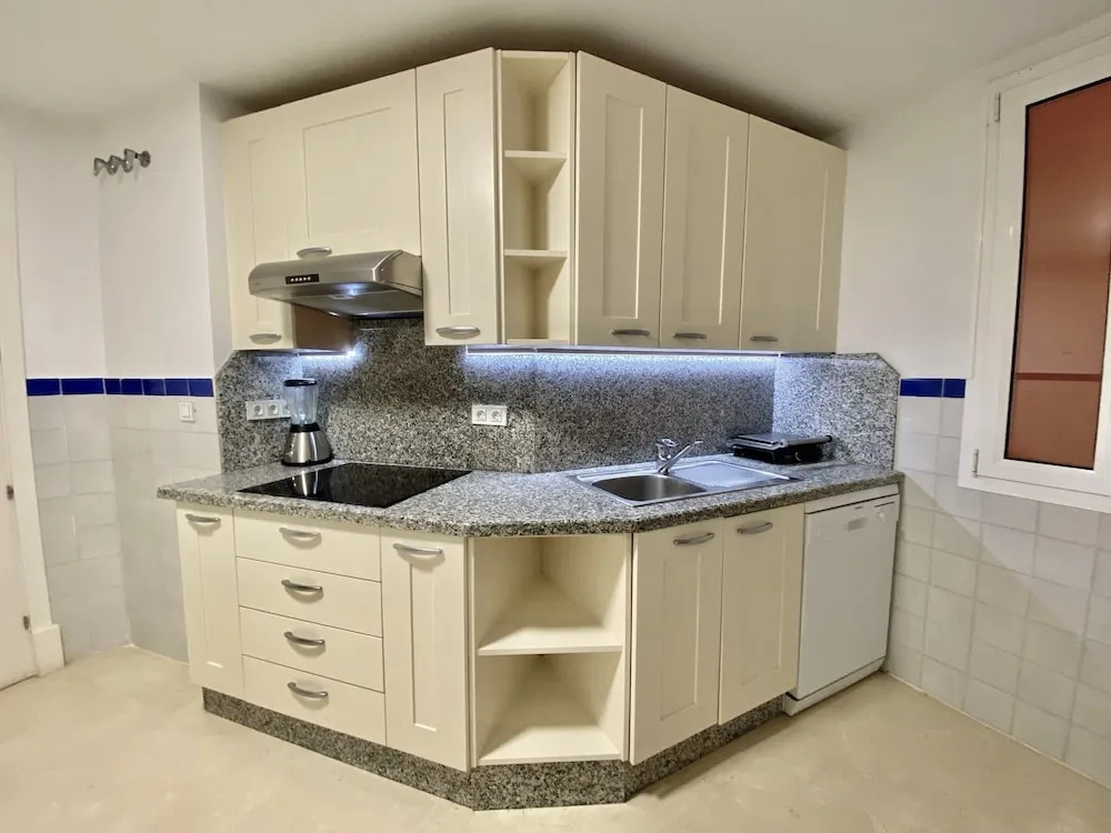 YOLO Spaces - Sotogrande Marina Luxury Apartment