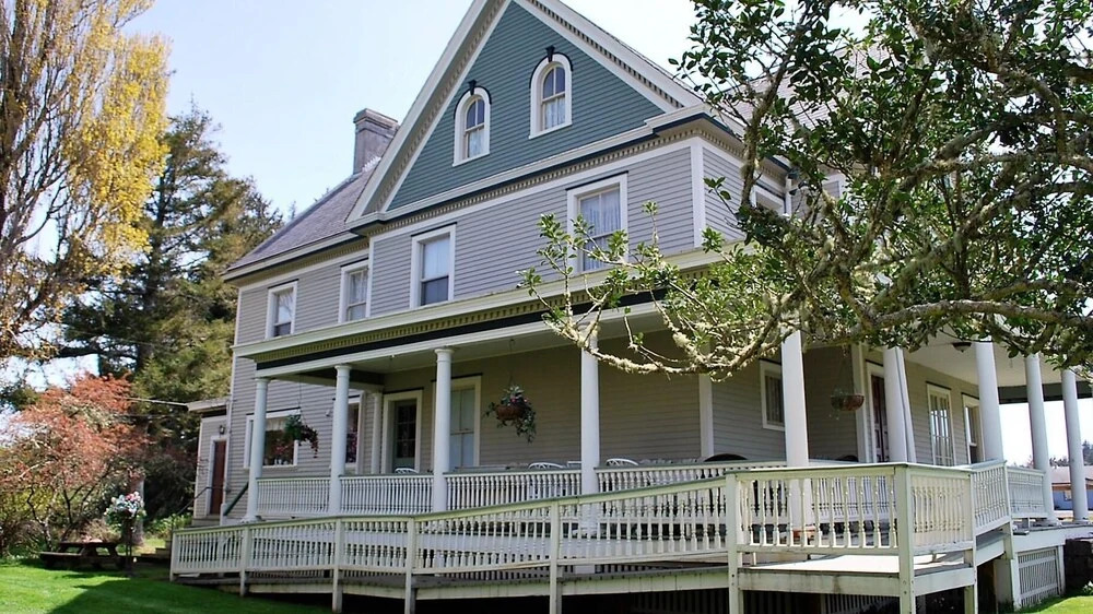580 Russell Place