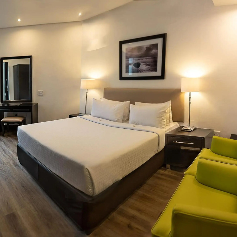 Parade Hotel
