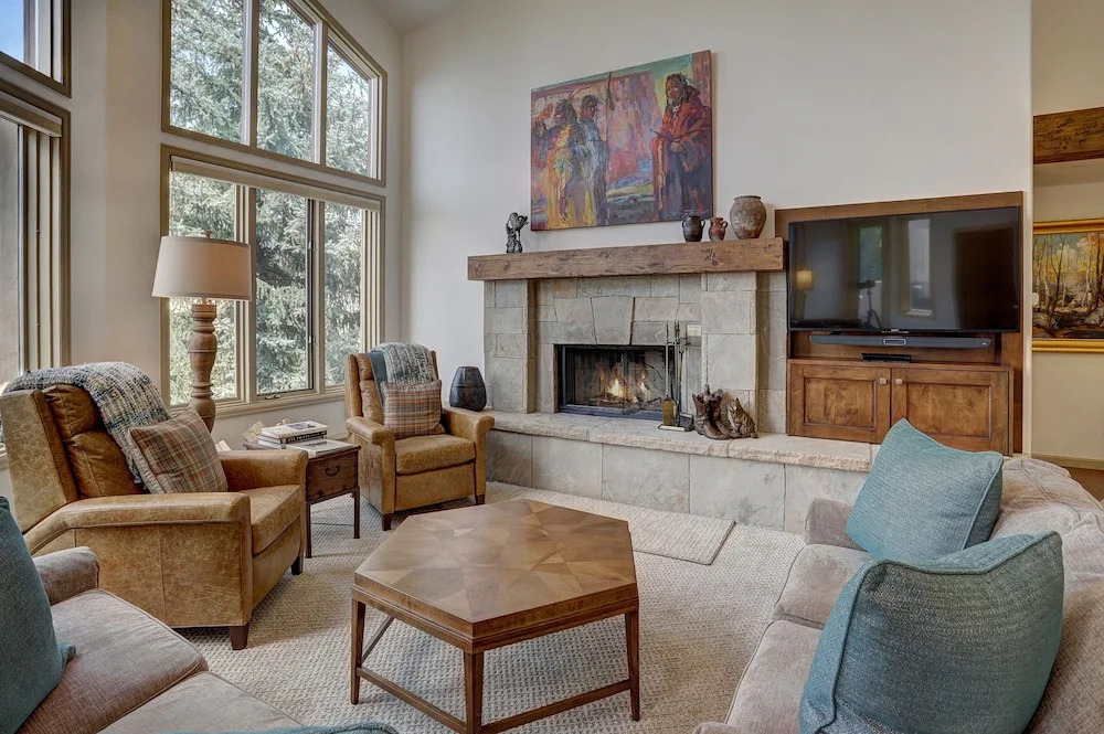 2br In The Seasons At Arrowhead-vaulted Ceilings 2 Bedroom Condo by RedAwning