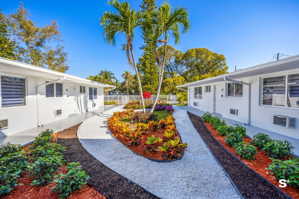 Chic 1-BD Apt in Miami Gym-Free Parking