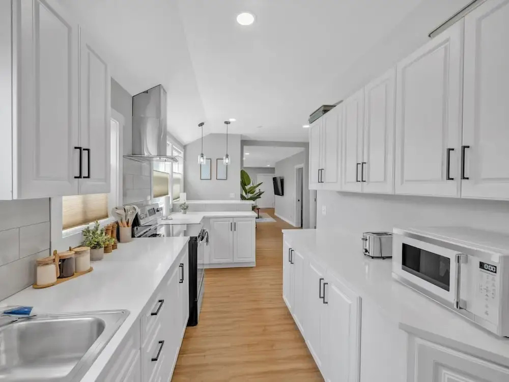 Next Door To Roundup & Town! 3 Bedroom Residence by RedAwning