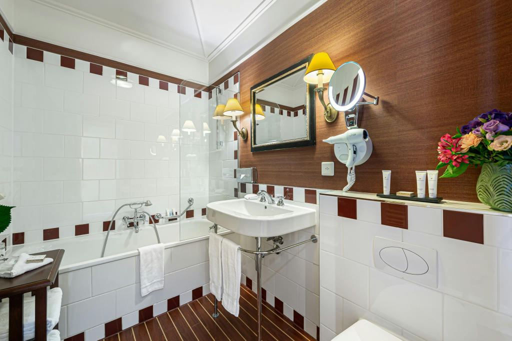Kipling Manotel