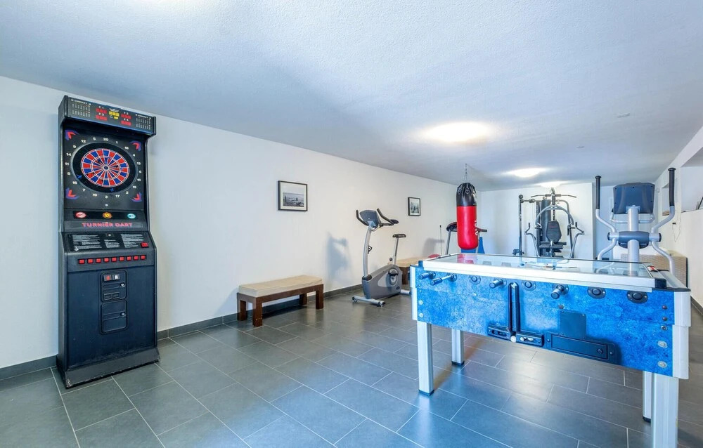 Beautiful Home In Mravince With Sauna