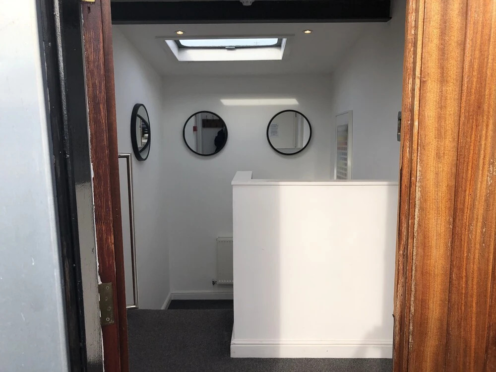 Duplex Barge Cinema Room 6 Ensuite Double-triple Bedrooms Great Social Spaces
