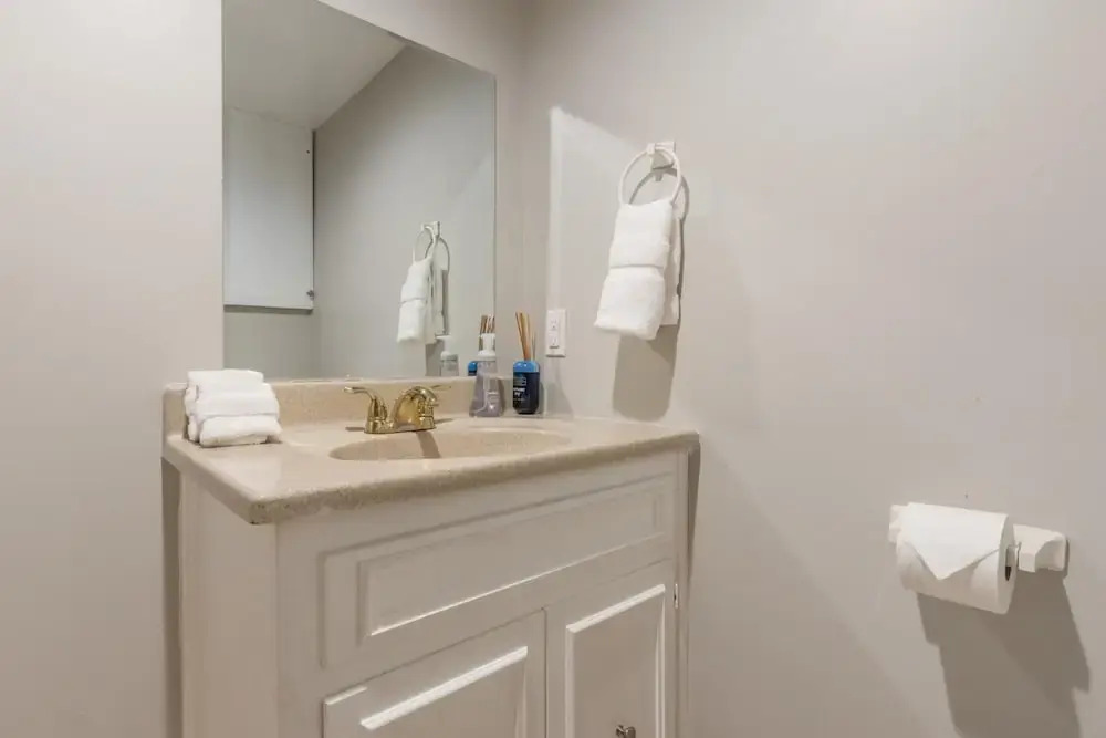 Beautiful Large Newly Renovated 5 Bedroom House