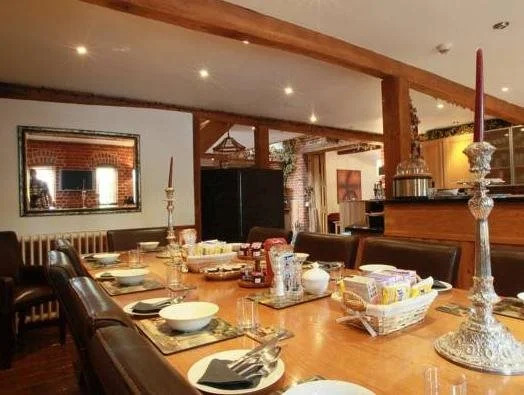Tonge Barn