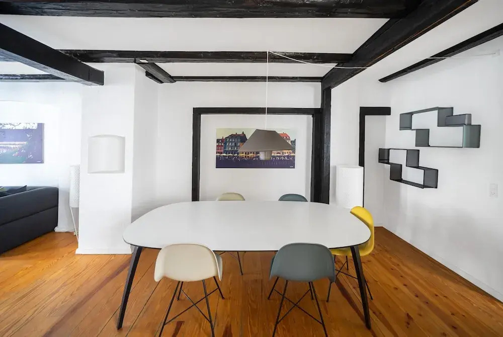 Charming City Apartment w 2-bedrooms