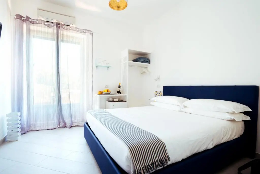 Suite Lia - Private Room with garden and tub close to Villa Eva e Cimbrone, Ravello