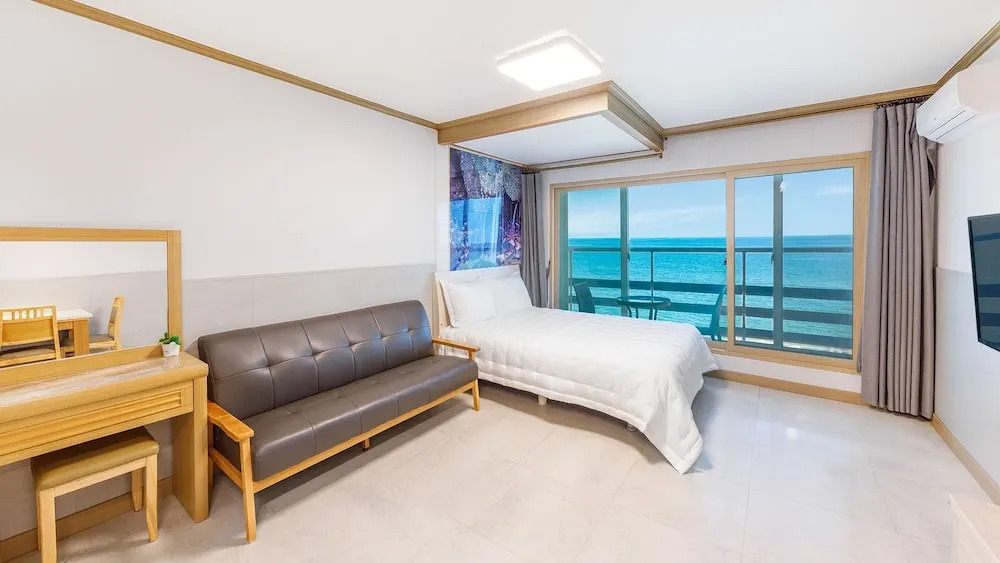 Sokcho Bird Island Pension