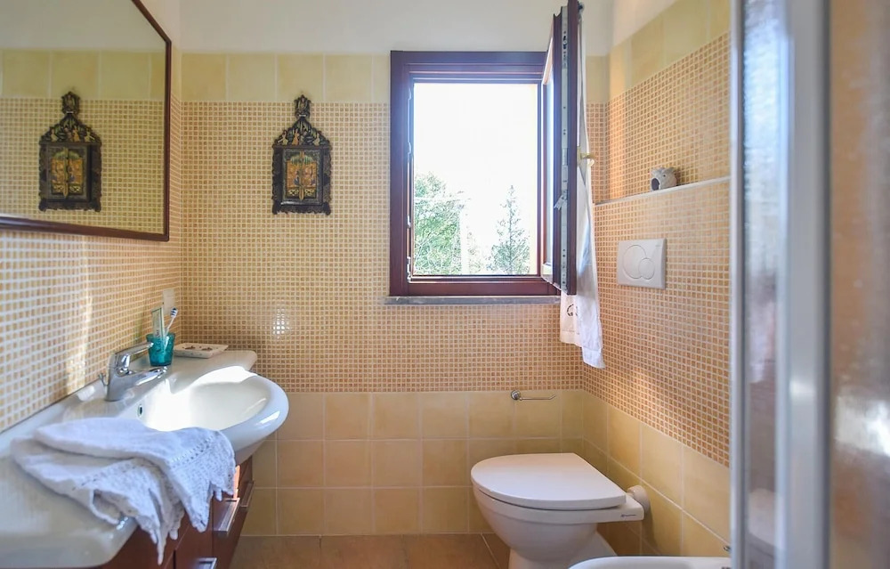 2 Bedroom Amazing Home In Orentano