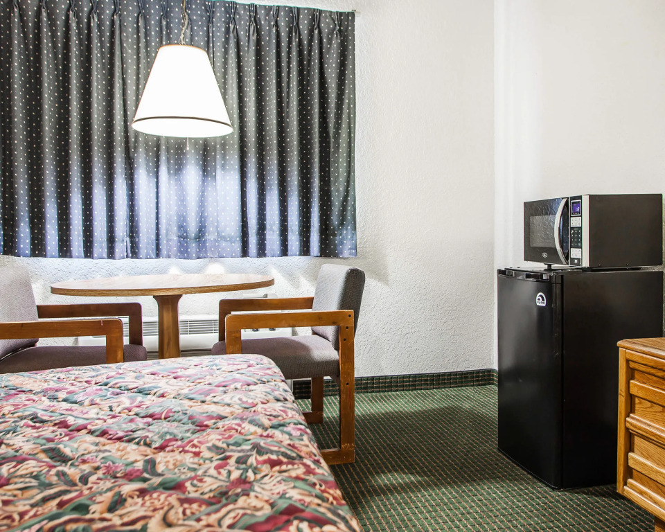 Econo Lodge Kansas City Airport