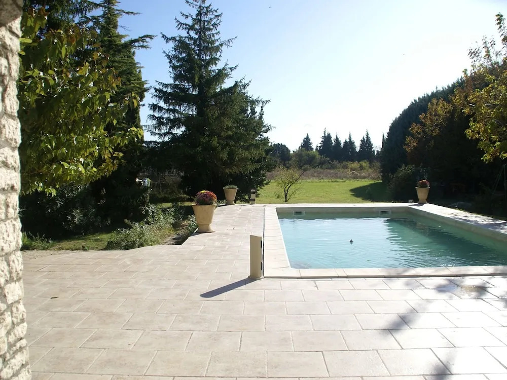 Holiday Home in Le Thor With Private Pool