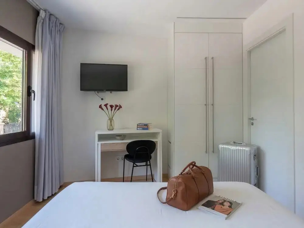Limehome Barcelona Carrer de Fontcoberta - Digital Access