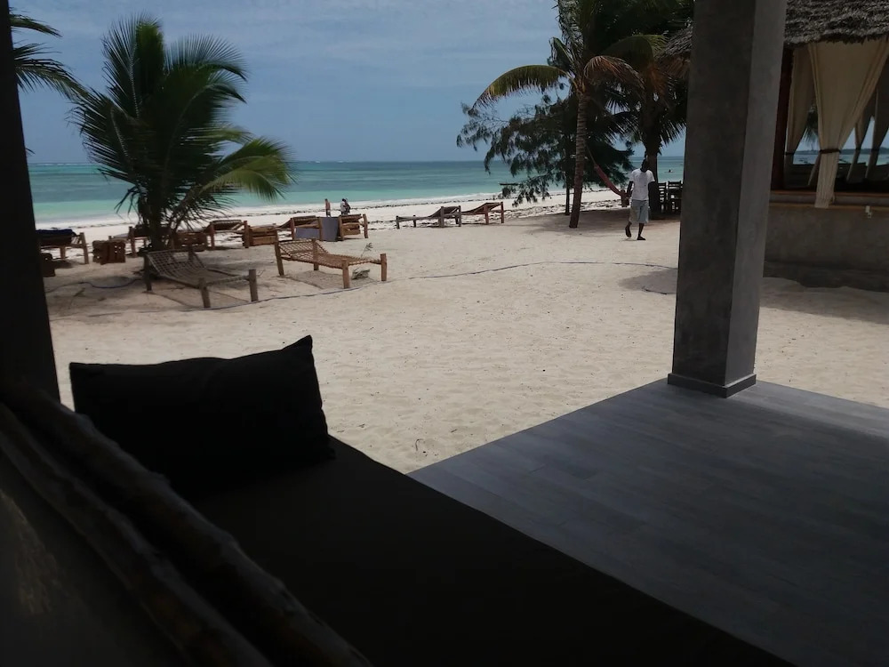 White Dream Lodge & Restaurant