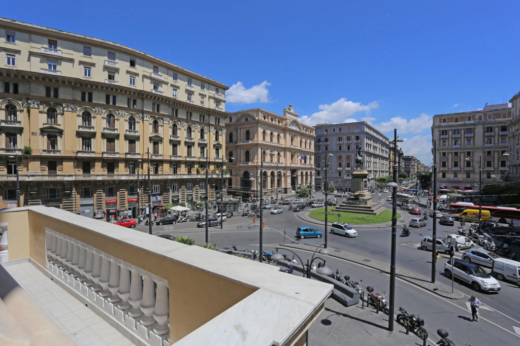 Be Italian Flat Piazza Bovio 22