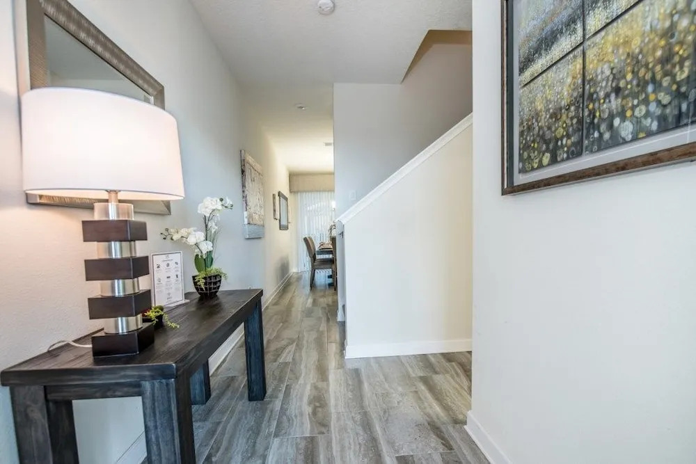 Amazing Townhouse! Storey Lake - 4813CS