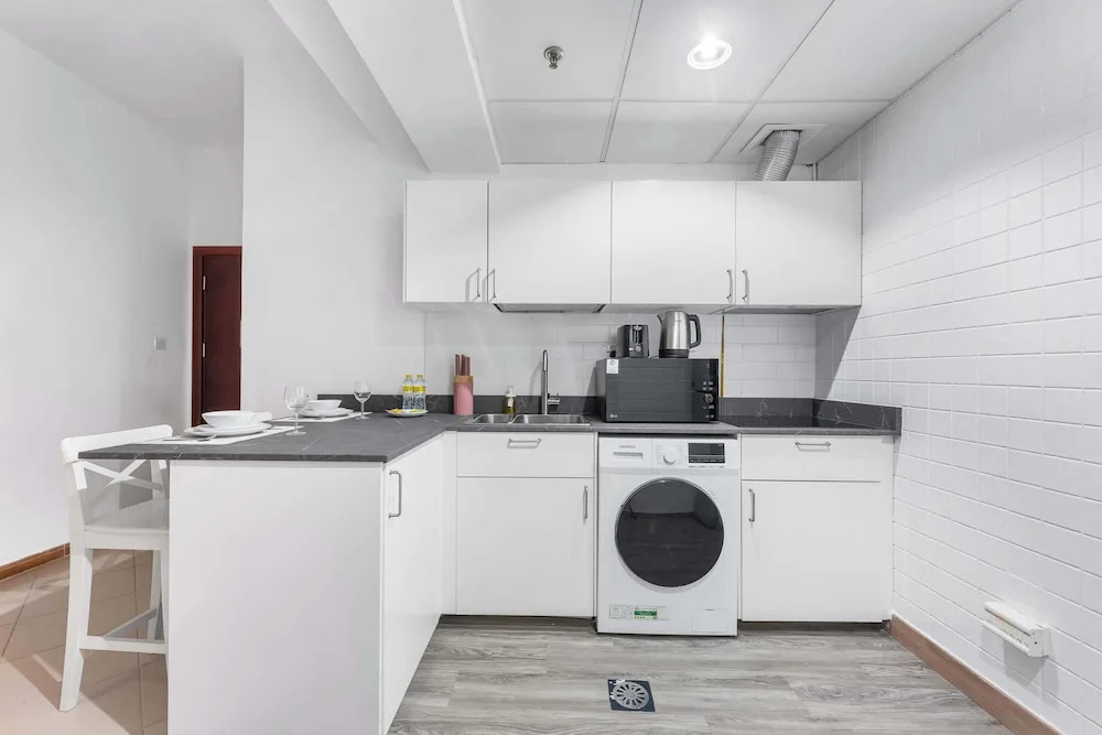 Stayshort - 1 Bed Apartment Sleeps 4 in Dubai Marina