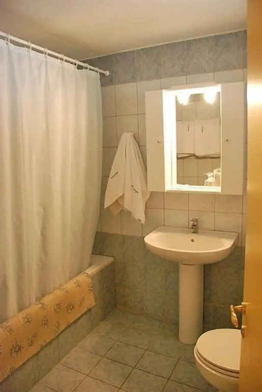 Paramonas Hotel