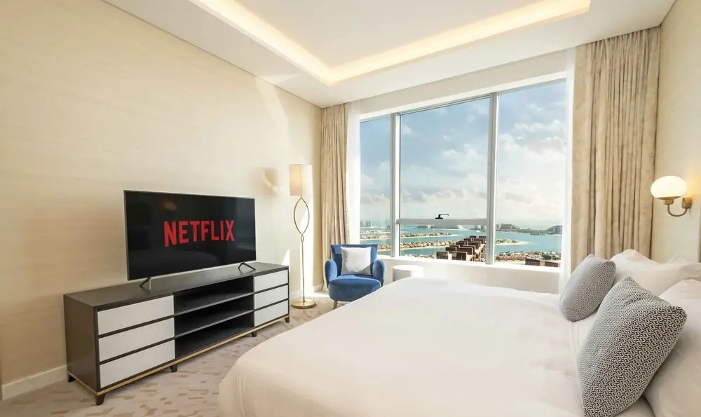 LUX Iconic Views at The Palm Tower 6