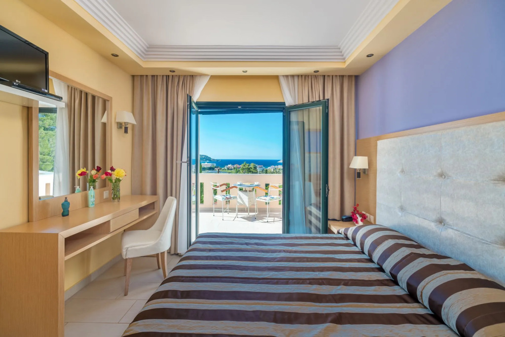 Ai Yannis Suites and Apartments Hotel
