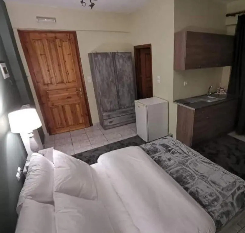 Keramidaki Mini Suites 2