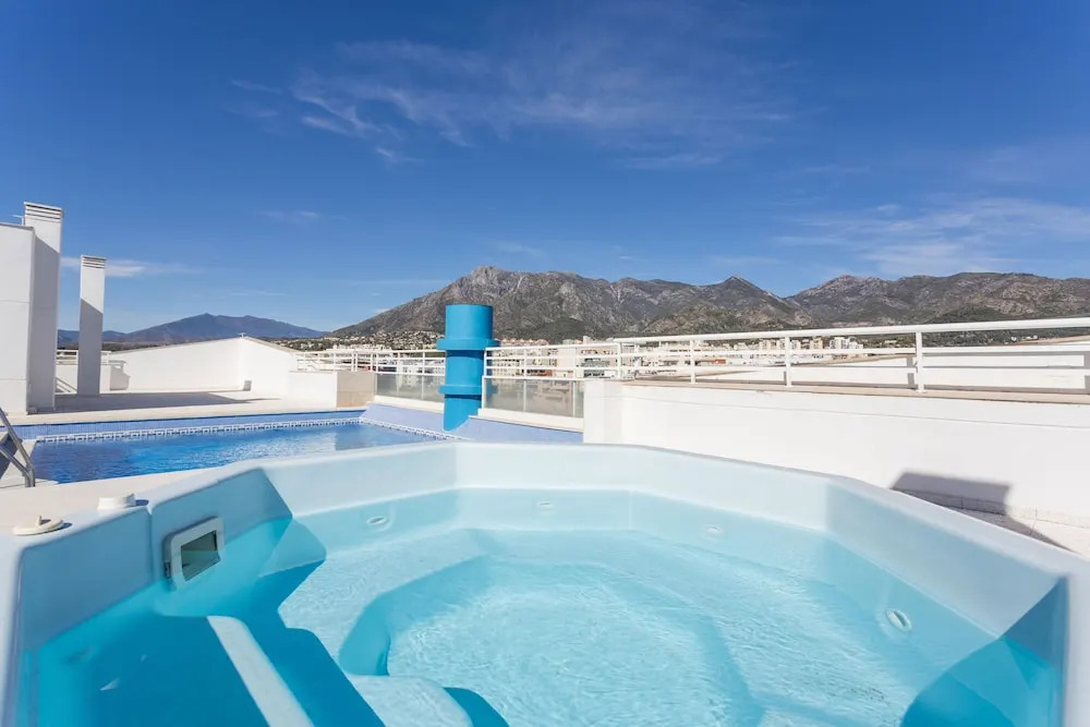 2º MTR - Marbella Temporary Rent 3 bedrooms Av del Mar