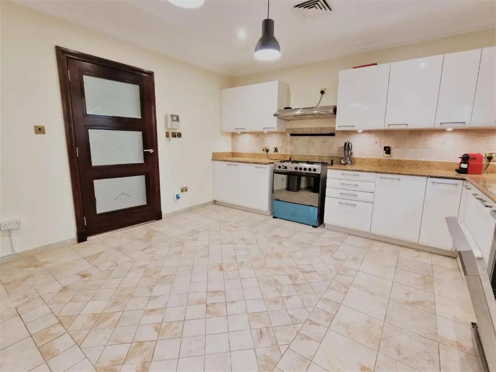 Palm Jumeirah Stunning 4BHK Villa