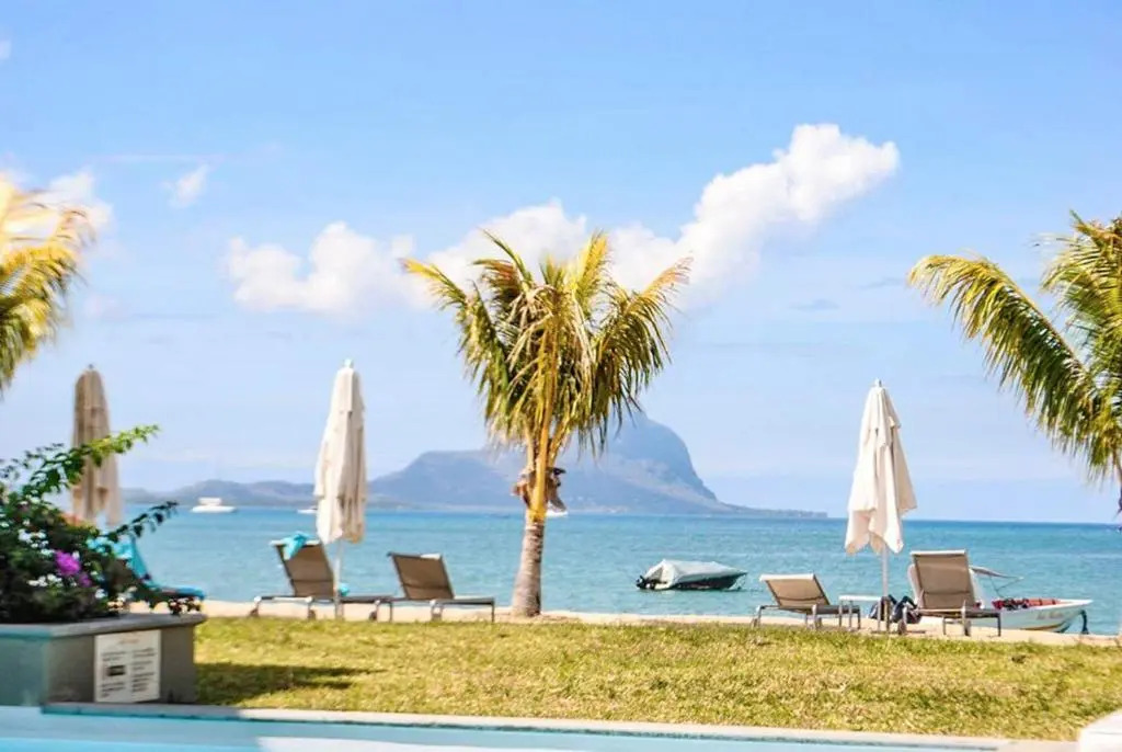 LEscale 3 bedrooms Sea View and Beachfront Suite by Dream Escapes