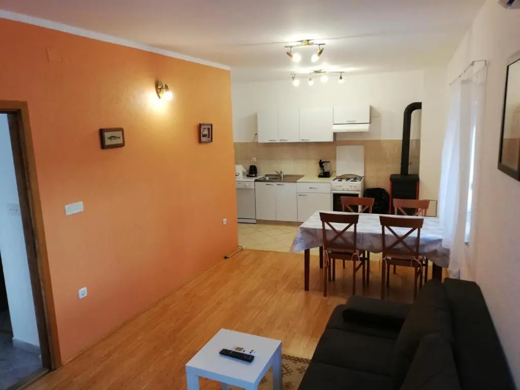 Apartments Valiza III i Apartments Valiza IV