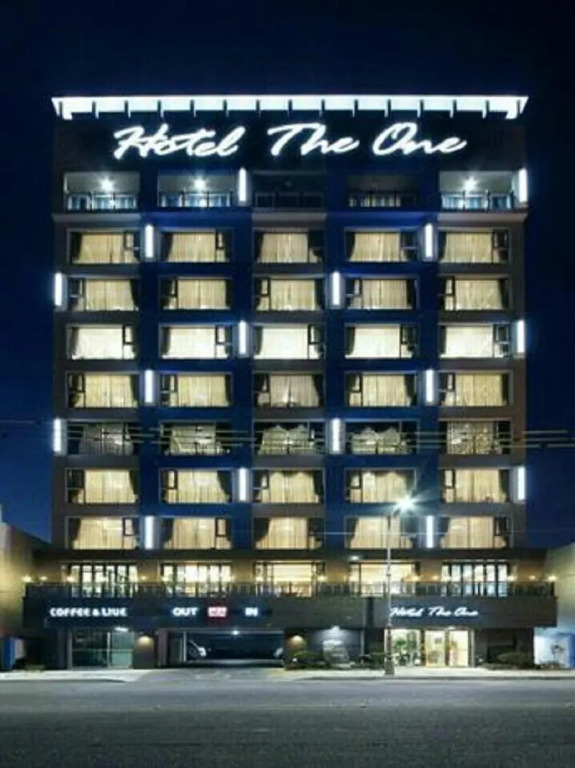 Hotel The One