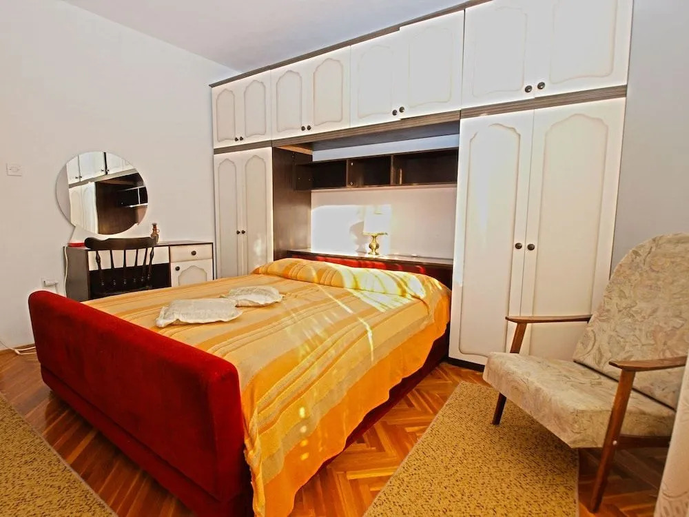 Apartment 1198