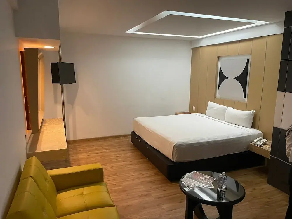 NewPort love hotel