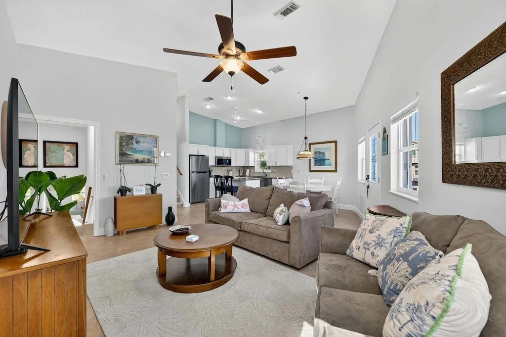 Beachbound 2BR Apt 1282